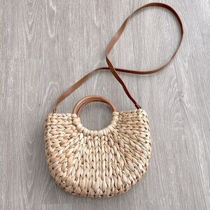 Handled Clutch Straw Purse